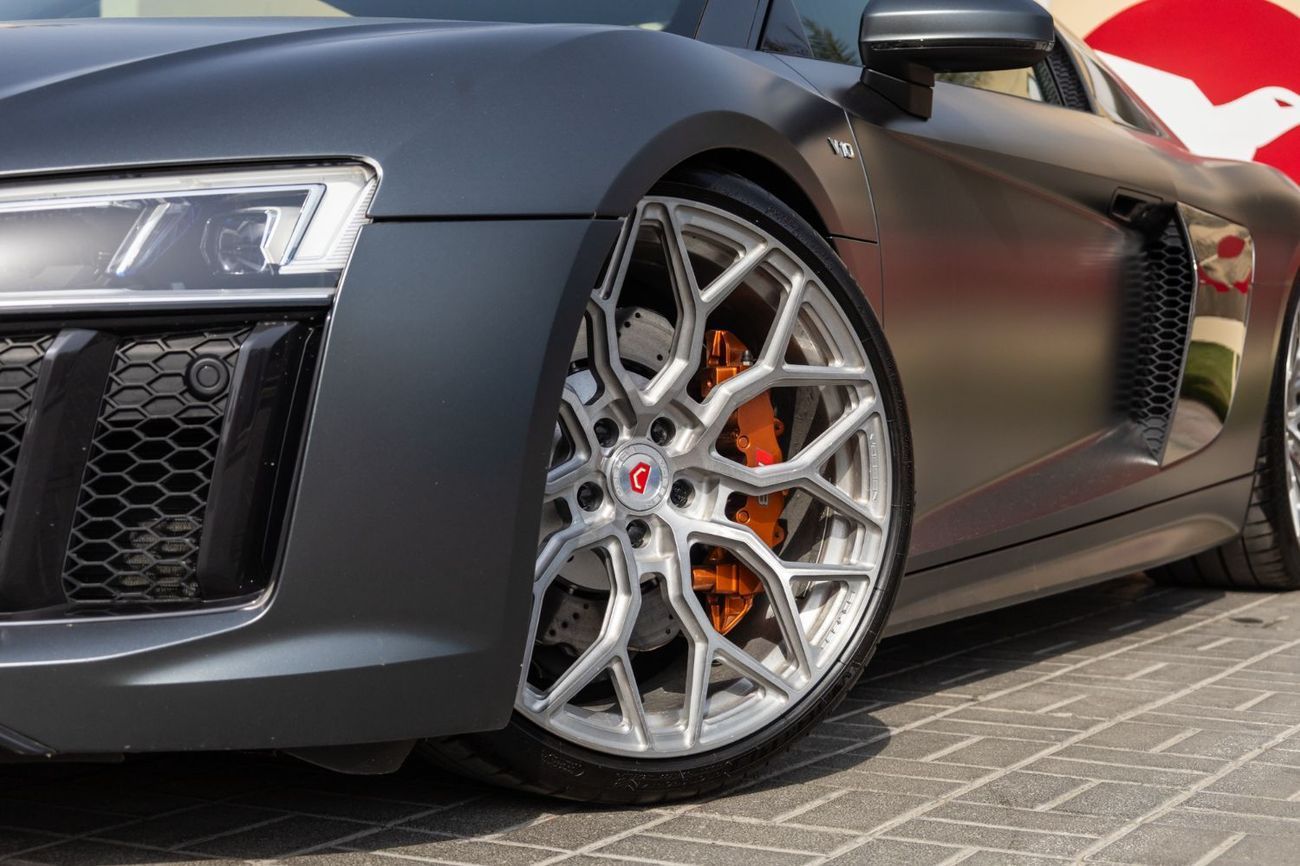 Audi R8 V10 RWD 5.2L (562 HP)