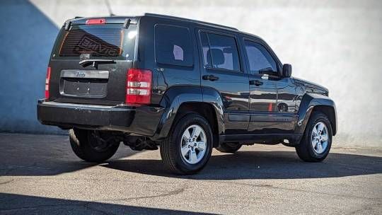 Jeep Liberty exterior - Rear Left Angled
