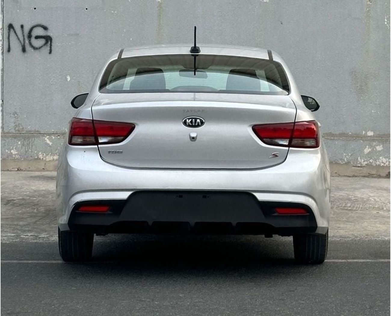 كيا ريو EX 1.4L (107 HP) Sedan