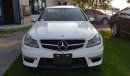 مرسيدس بنز C 63 AMG وارد اليابان فائقة النظافه وصلت حديثا موديل 2012 خالية من اي حوادث ومشيكه بالكام