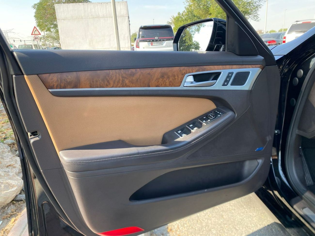 Hyundai Genesis Std 5.0L