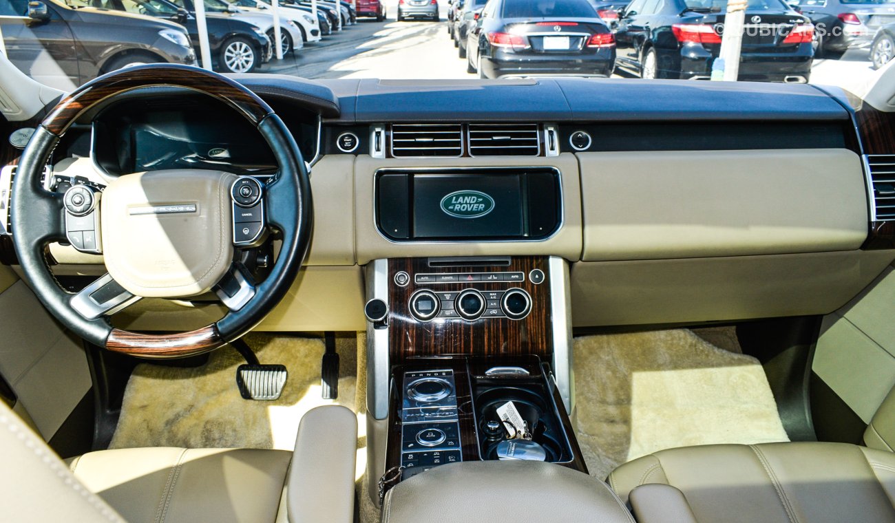 Land Rover Range Rover Vogue With SE Supercharged Badge