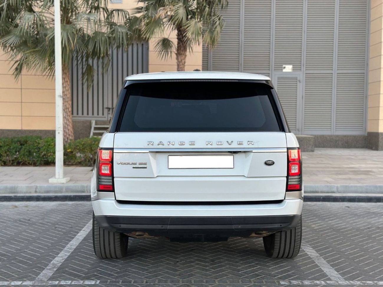 لاند روفر رينج روفر Vogue SE 5.0L | Supercharged | 2016 | Large | V8 510 HP | Perfect Condition