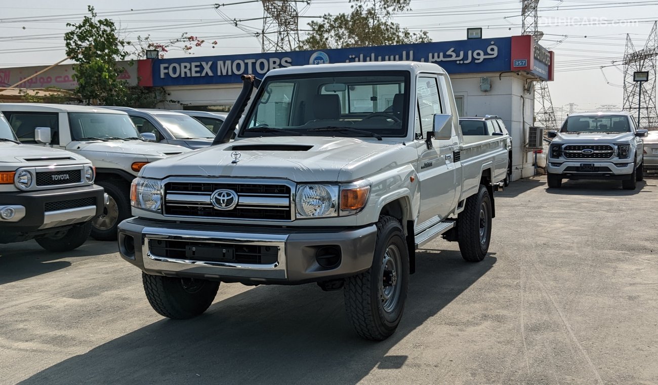 Toyota Land Cruiser Pick Up 79 Single cab V8 4.5L  Diesel 4WD MT