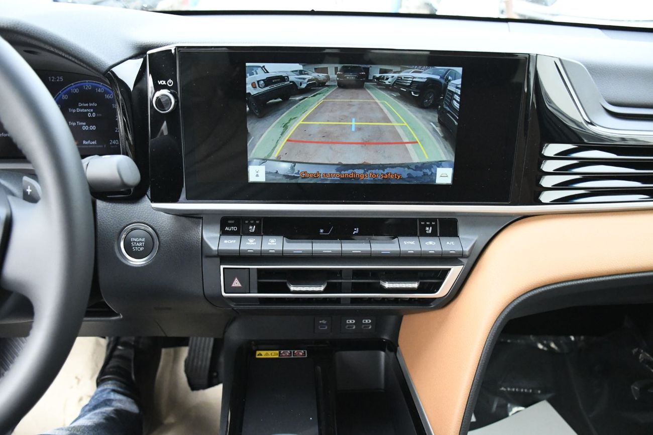 Toyota Camry 2.5L V4 GLE  petrol With panoramic