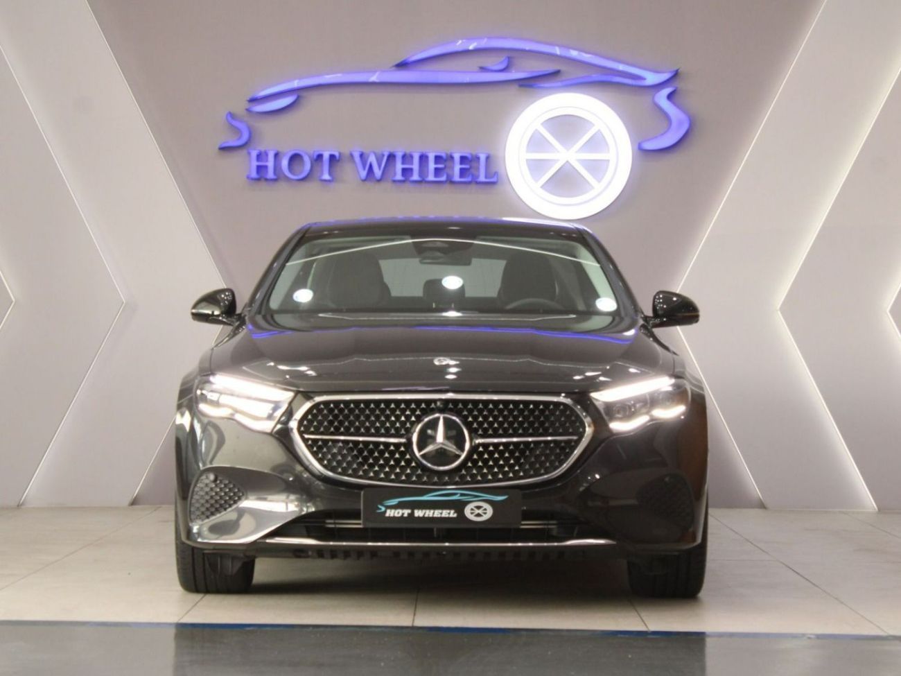 Mercedes-Benz E300 - E300e |  2024 Low mileage