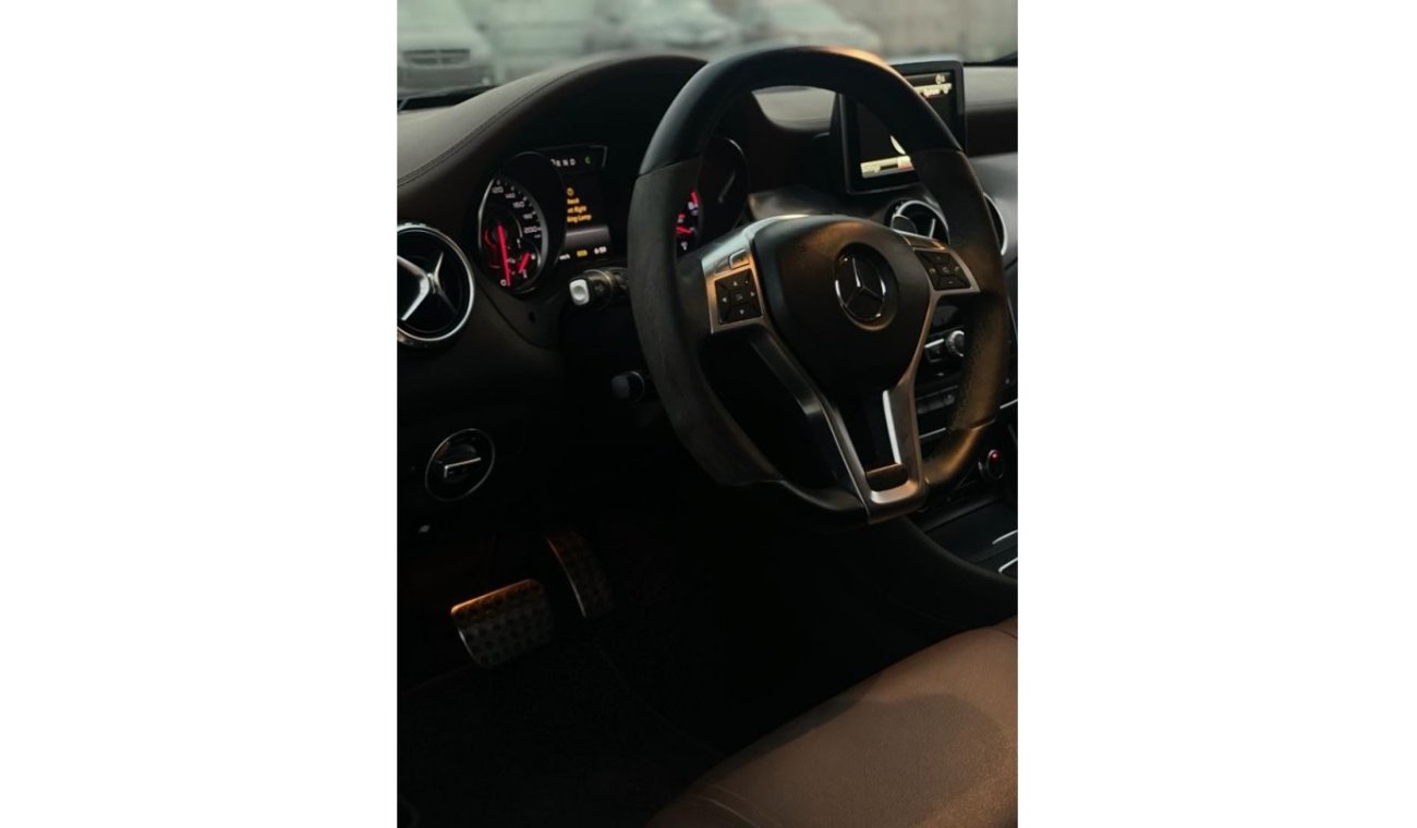 مرسيدس بنز GLA 45 MERCEDES GLA 45 2015 GCC Price 90.000 dirhams Mileage 60.000 miles  American specifications Full opt