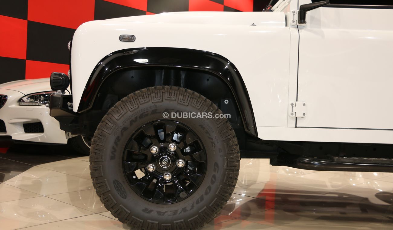 Used Land Rover Defender 2015 for sale in Dubai - 82451