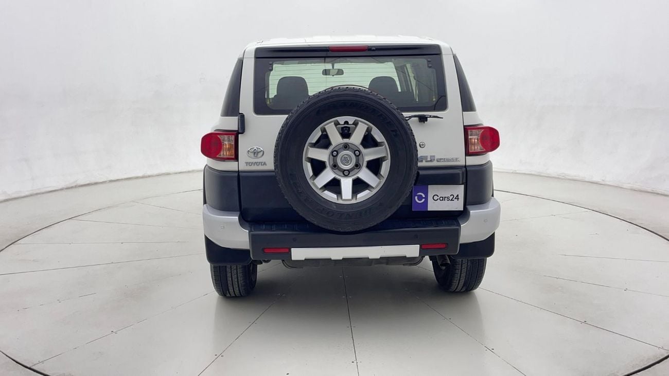 تويوتا إف جي كروزر 4L 2021 | 0 DP | 1673/Month | 30 Day Return | Service History