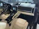 Porsche Cayenne Turbo S 4.8L (570 HP) 2016 | CARBON CERAMIC BRAKES (PCCB) | CARBON INTERIOR PACKAGE | SUNROOF