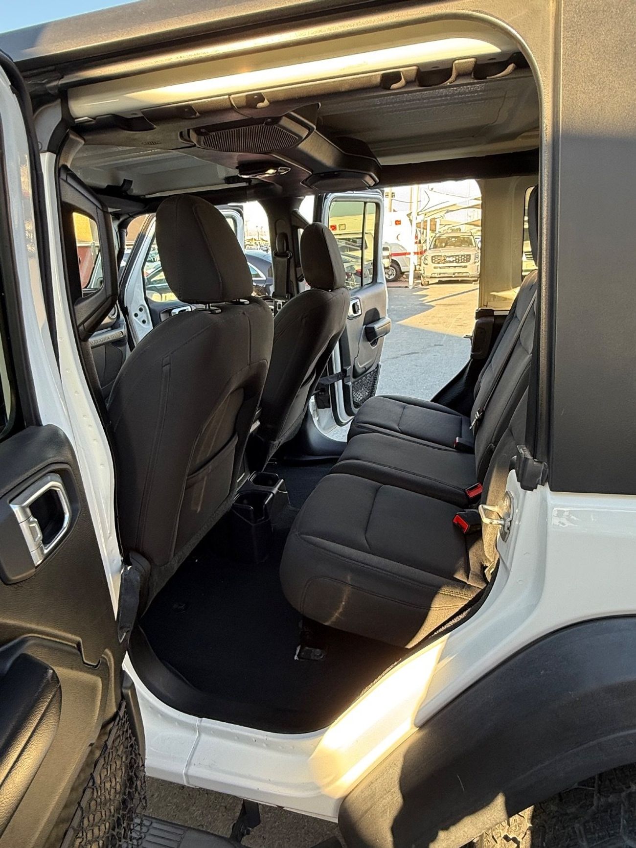 Jeep Wrangler Unlimited Sport S 3.6L A/T