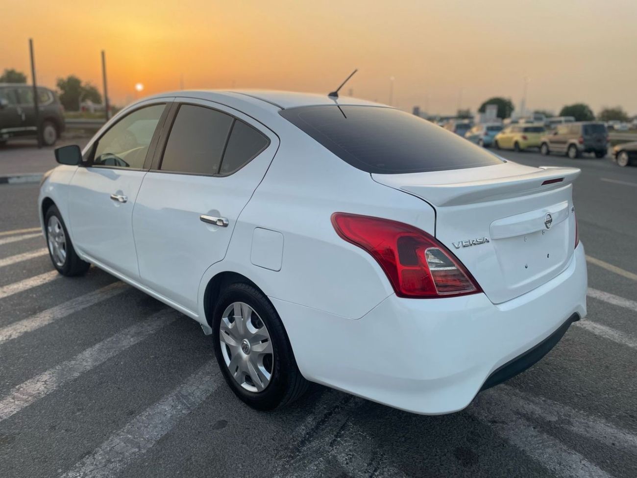 Nissan Versa 2018 Nissan Versa (Sunny) SV 1.5L V4 MidOption + Leather Seats -
