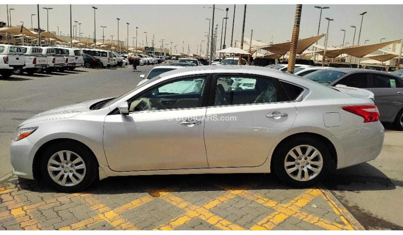 نيسان ألتيما