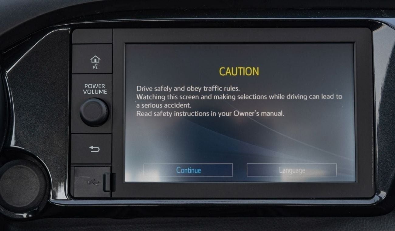 تويوتا هيلوكس Toyota hilux 2.4L DIESEL basic option MY2025