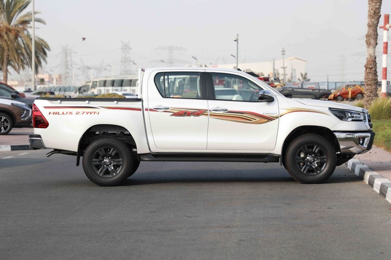 تويوتا هيلوكس 2024 تويوتا هايلكس 4x4 DC 2.7 GLXS-G - أبيض لؤلؤي داخل كستنائي | تصدير فقط