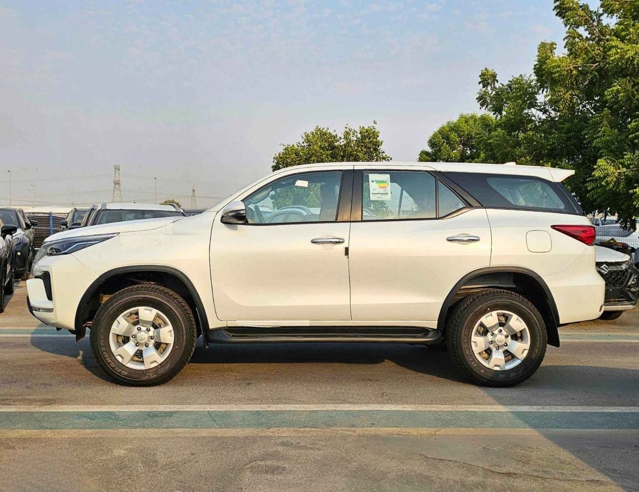 Toyota Fortuner EXR TOYOTA FORTUNER || 2.4L DIESEL V4 4WD / MANUAL AC (CODE # FDMC)