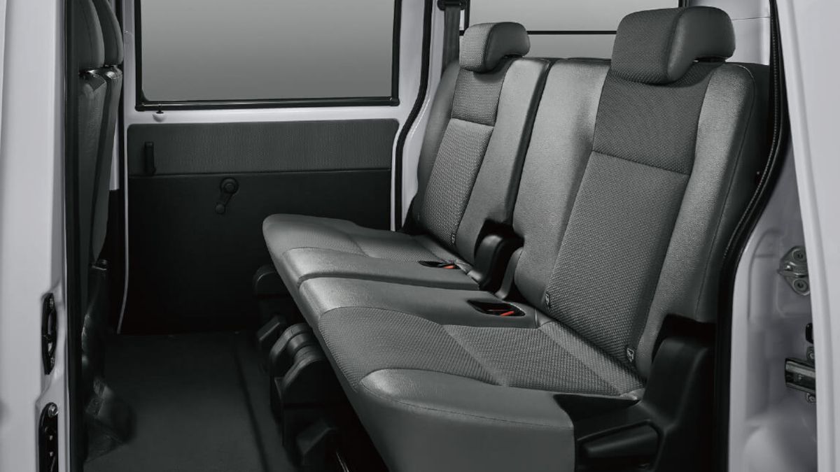تويوتا تاوناس interior - Seats