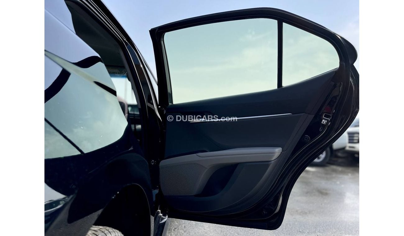 تويوتا كامري 2.5L Petrol, LE Basic , Black 2023MY