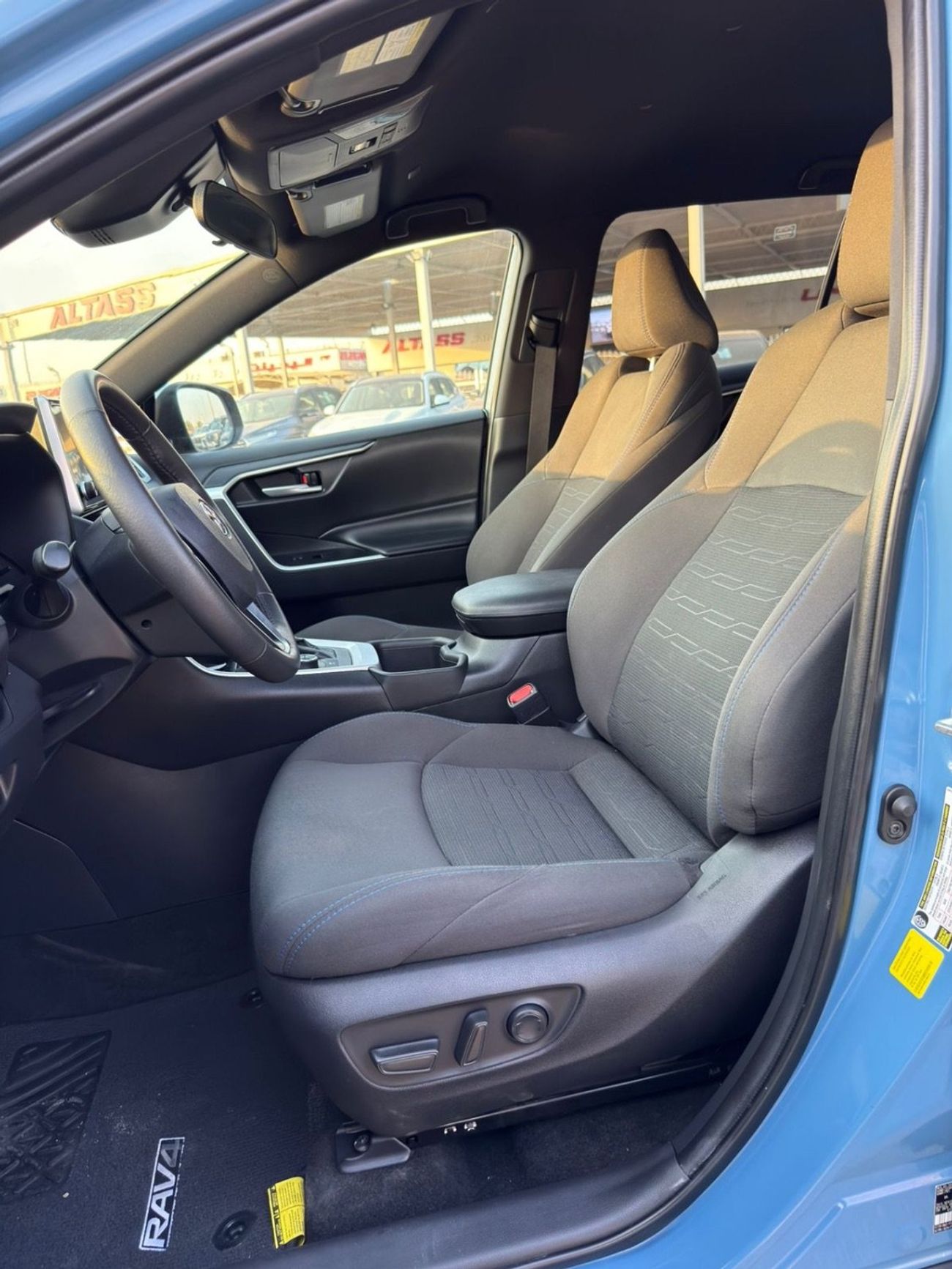 تويوتا راف ٤ SE Hybrid 2.5 L 2023 model