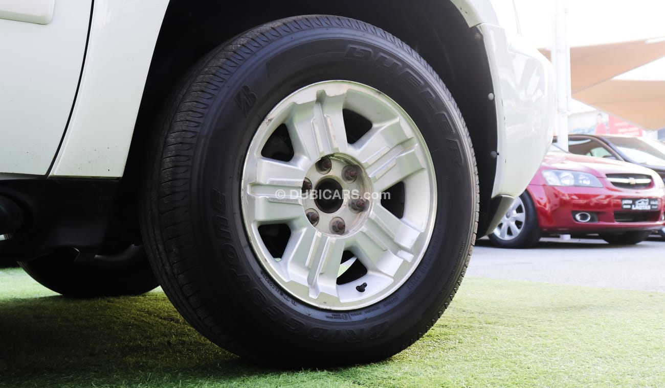 شيفروليه تاهو خليجى صبغ وكالة رقم 1 موديل 2008 لون أبيض فتحة جلد مثبت بحالة ممتازة لاتحتاج لأى مصاريف.