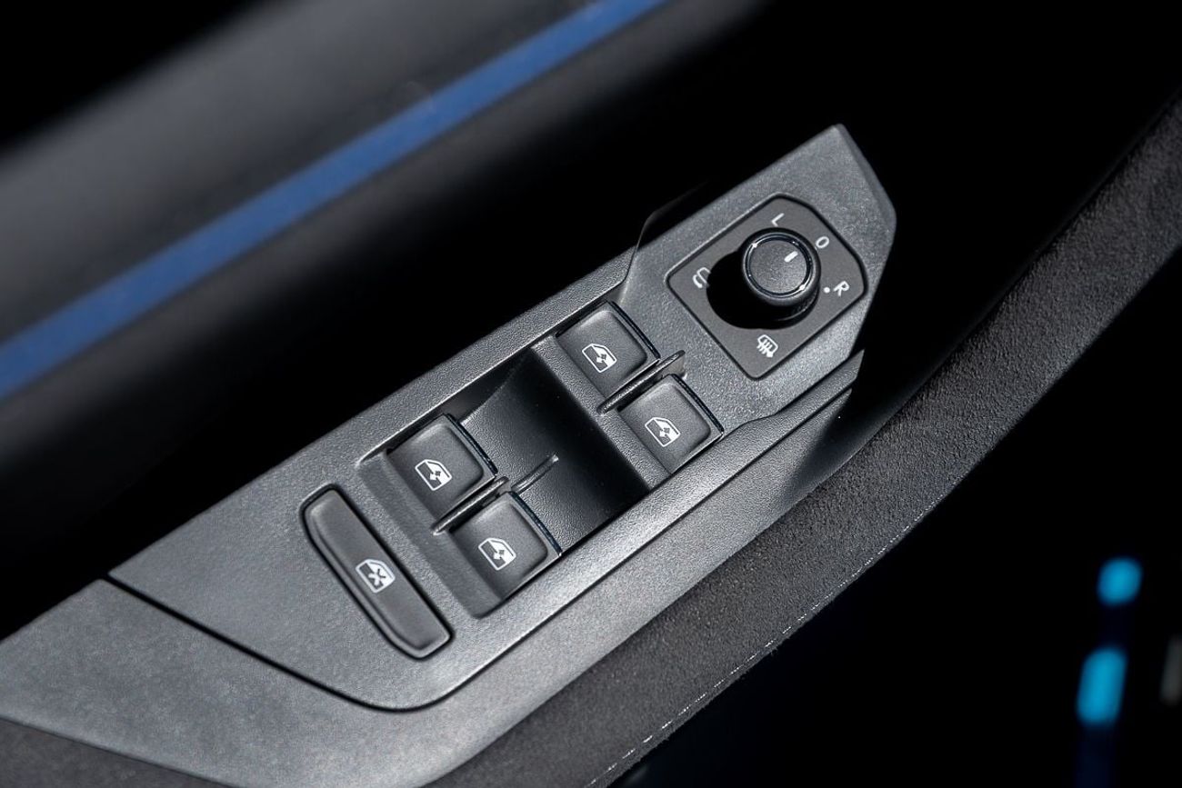 Volkswagen Tiguan Volkswagen Tiguan L Pro 380TSI AWD R-Line 2.0L Smart Premium Edition 2025