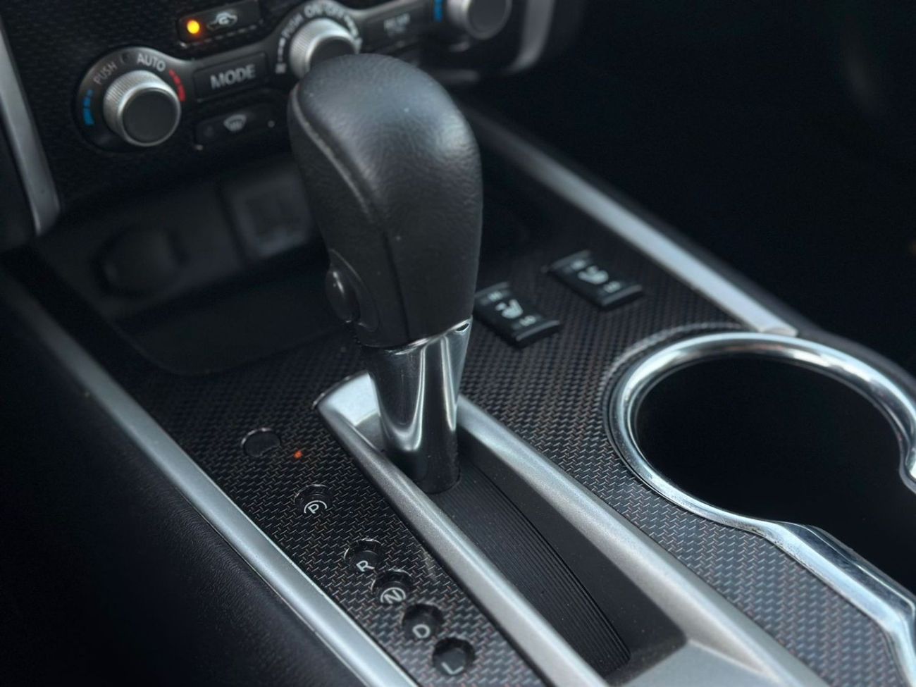 Nissan Pathfinder SL 3.5L (271 HP)