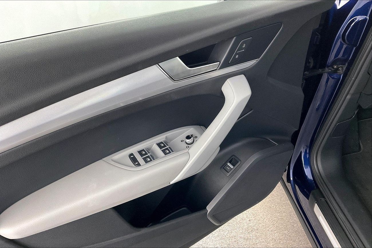 Infiniti Q50 Premium / Luxe | Guaranteed Warranty | 0 Down Payment