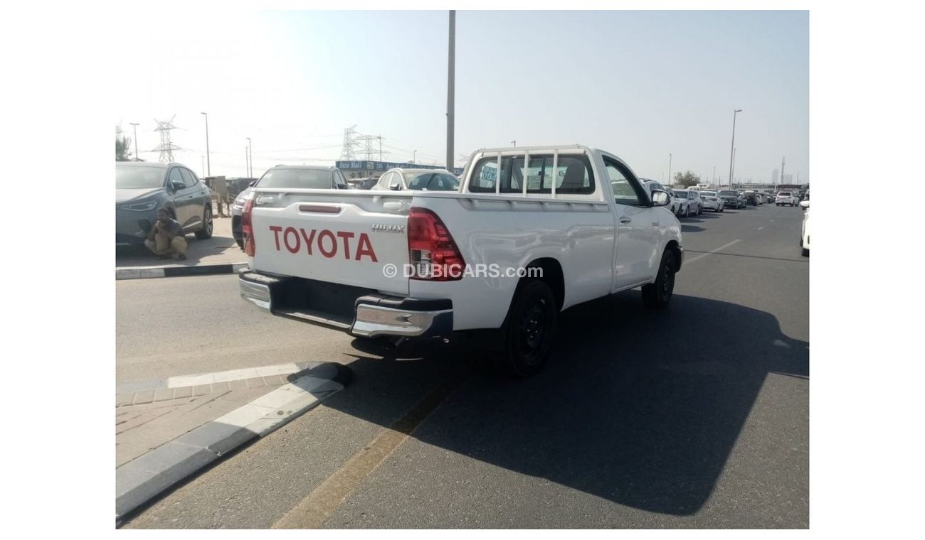 Toyota Hilux Pick up 2.4L Diesel 4X2 RWD ,,, M/T Single Cabin