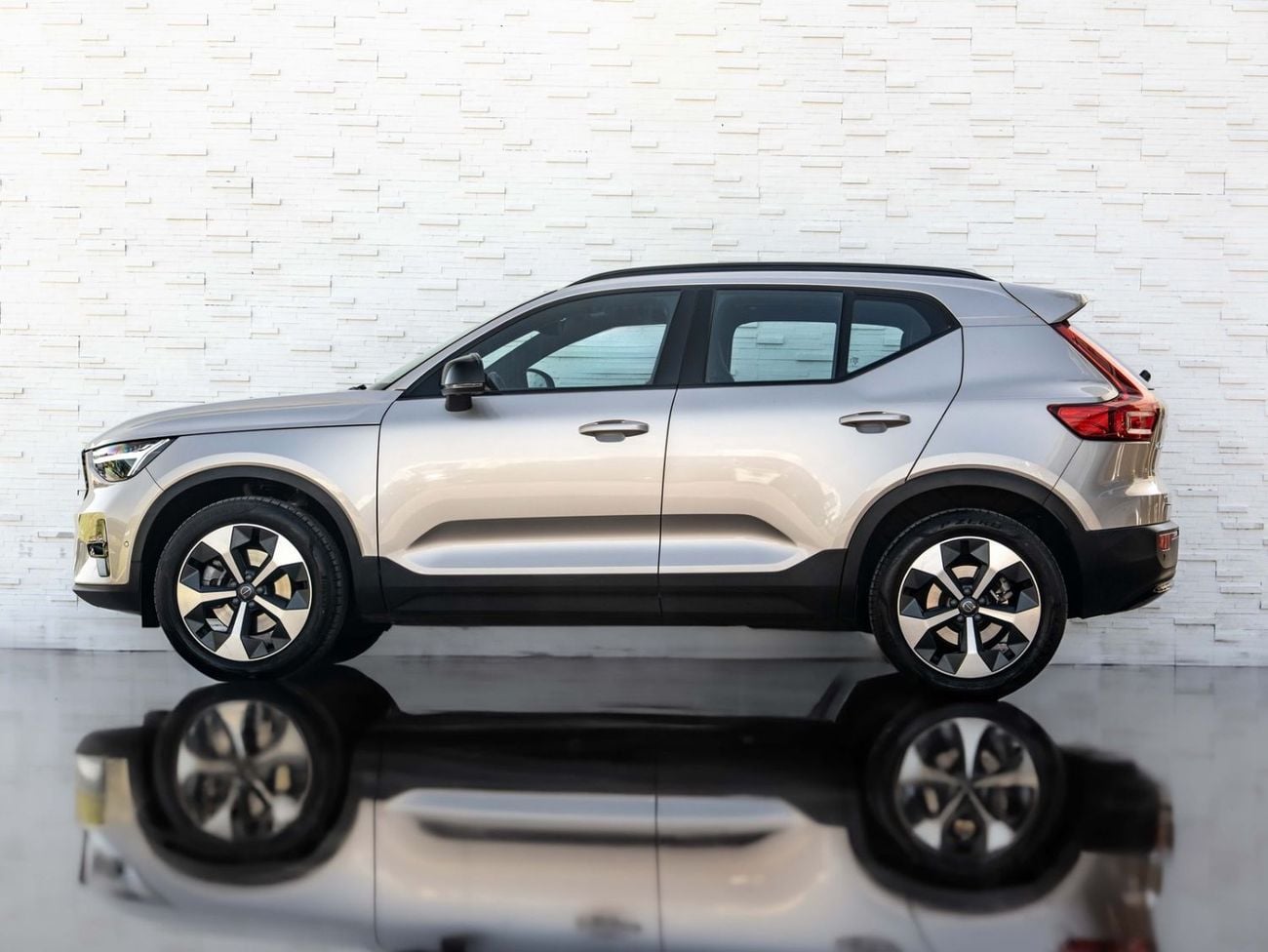 فولفو XC 40 ULTIMATE DARK Volvo XC40 2024