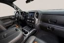GMC Sierra 1500 CREWCAB AT4 | GCC Specs | Low Mileage | Off-Road Ready