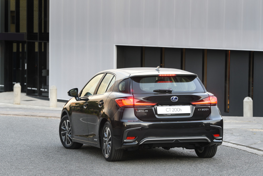 Lexus CT200h exterior - Rear Right Angled