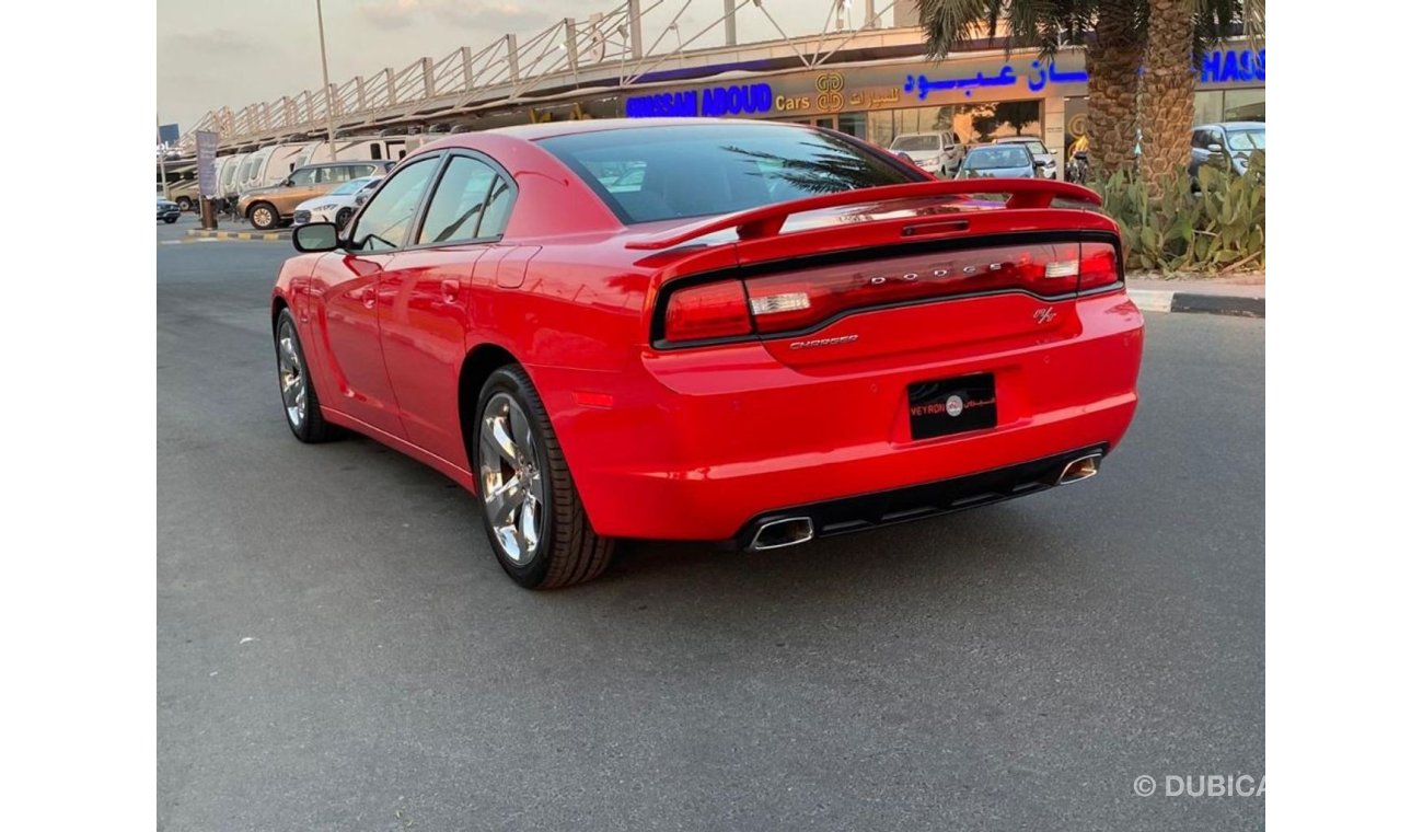 دودج تشارجر = FREE REGISTRATION = FULL SERVICE HISTORY = GCC SPECS= HEMI RT 5.7L =