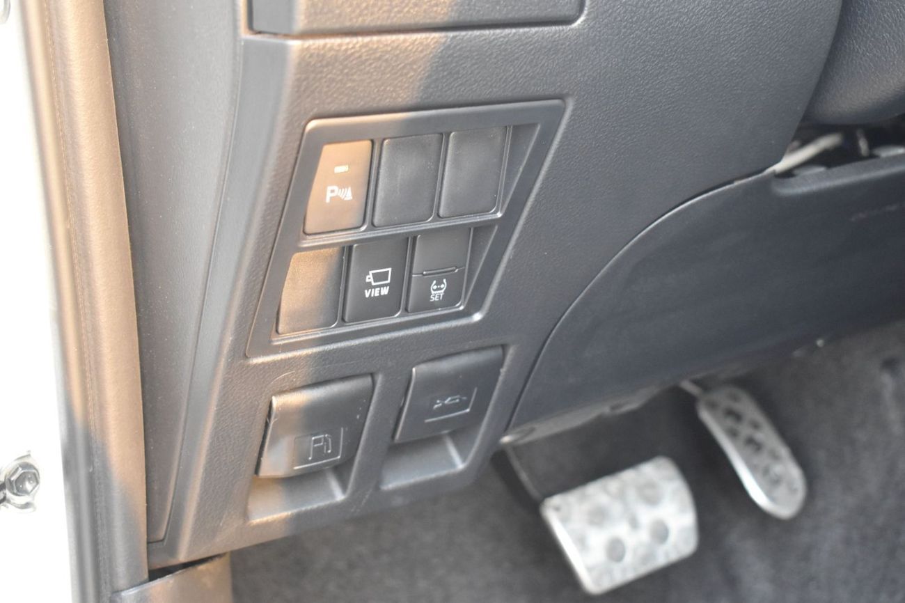 Toyota Hilux GR Sport 4.0L V6 PETROL