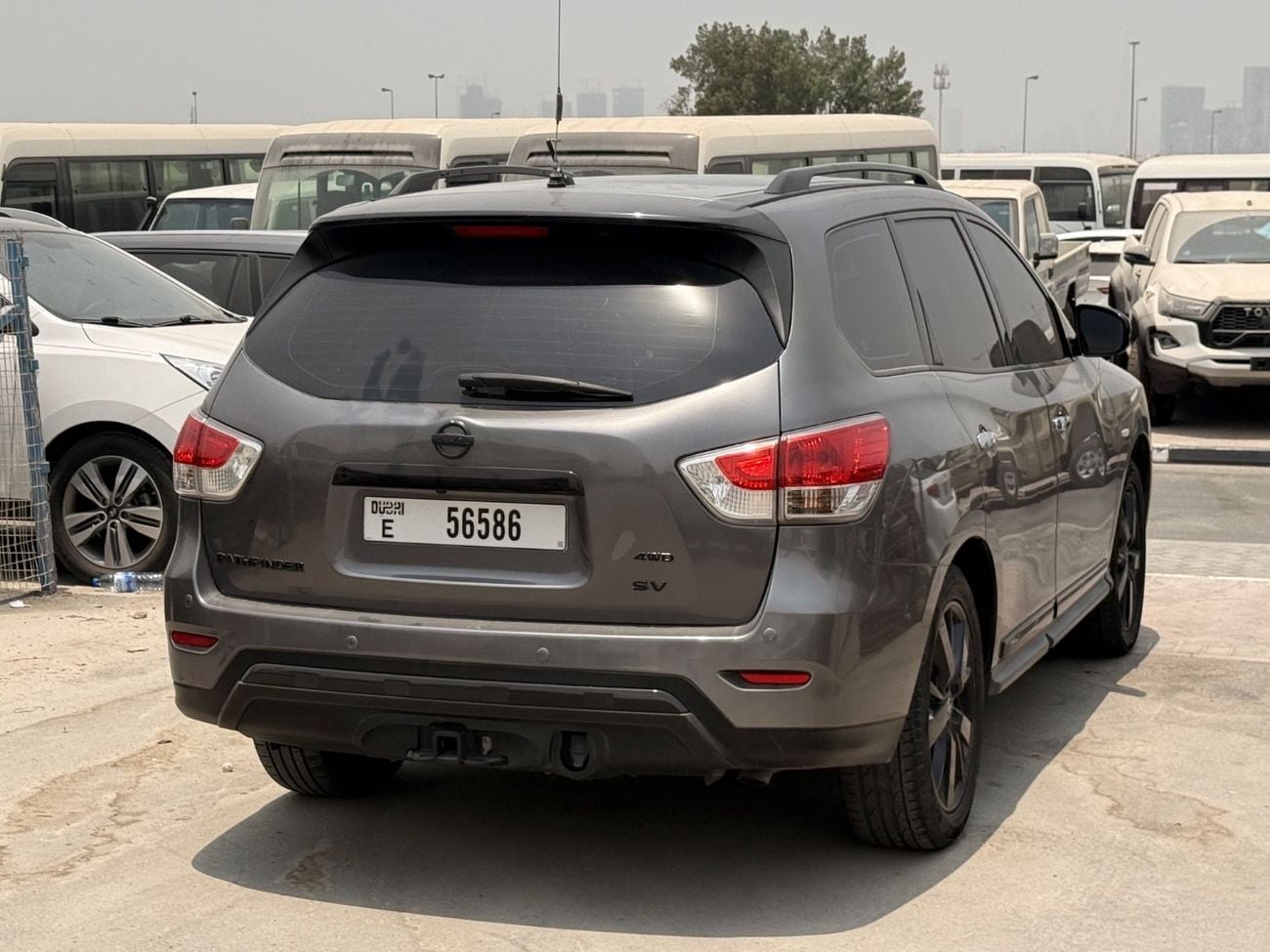 Nissan Pathfinder SV