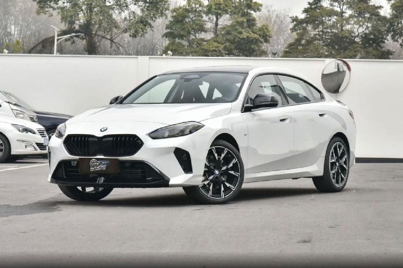 BMW 225L BMW 225L / 0km / white