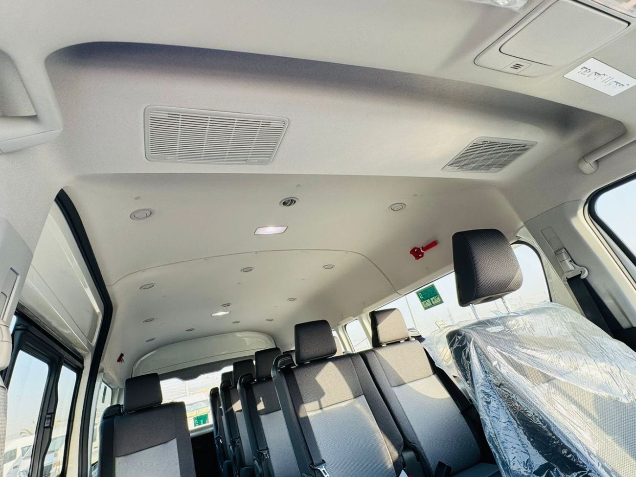 تويوتا هاياس Toyota Hiace Van 3.5L petrol A/T F/O WHITE COLOR