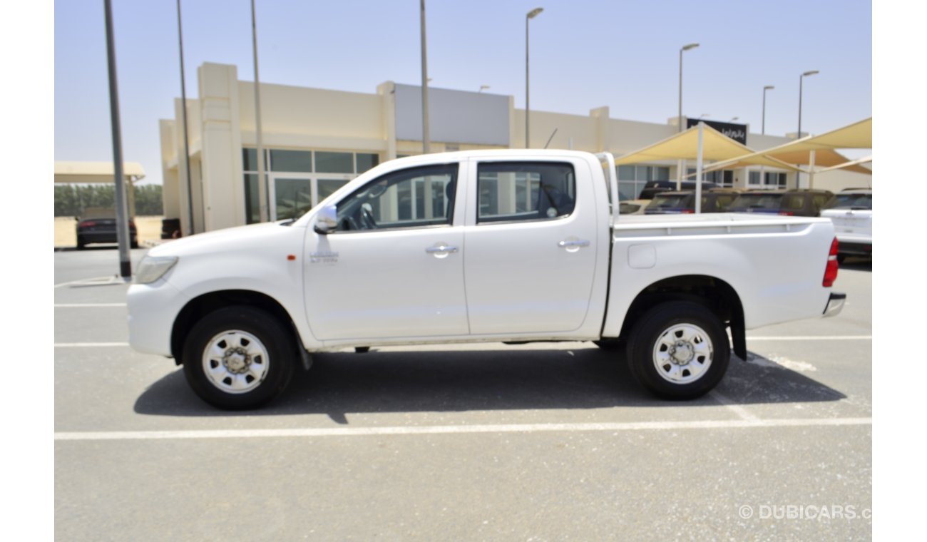 Toyota Hilux 4X4 2.7L DOUBLE CABIN PICK UP