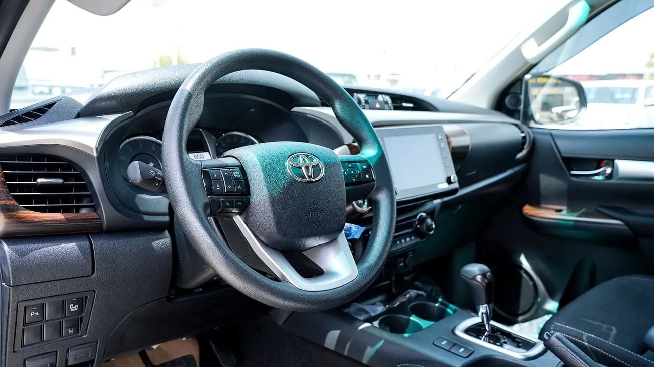 Toyota Hilux SR5 (NON GCC) D/C A/T 4.0L V6 GCC Specs