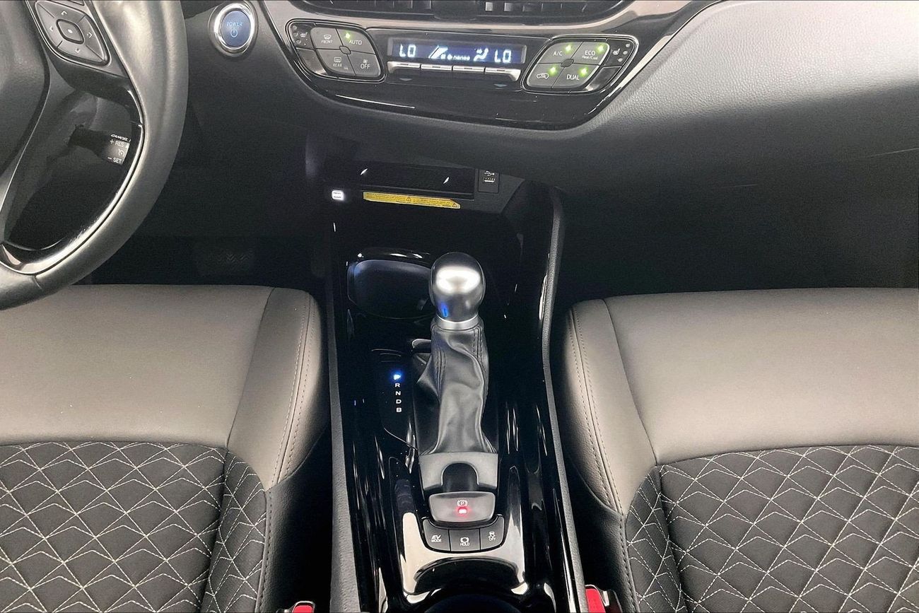 تويوتا CHR VX | National Day Celebration | شامل الضمان | 0 ﺪﻔﻋﺓ ﺃﻮﻟﻯ