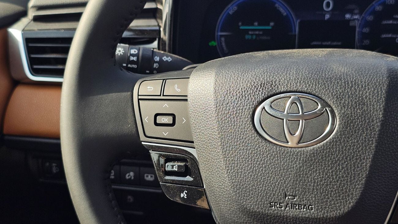 Toyota Camry Toyota Camry Lumiere, 2.5L Hybrid with Seat Memory & Ventilation, Radar, 360 Camera