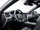 فولفو XC 60 2.0T B5 MHEV R Design (AWD)