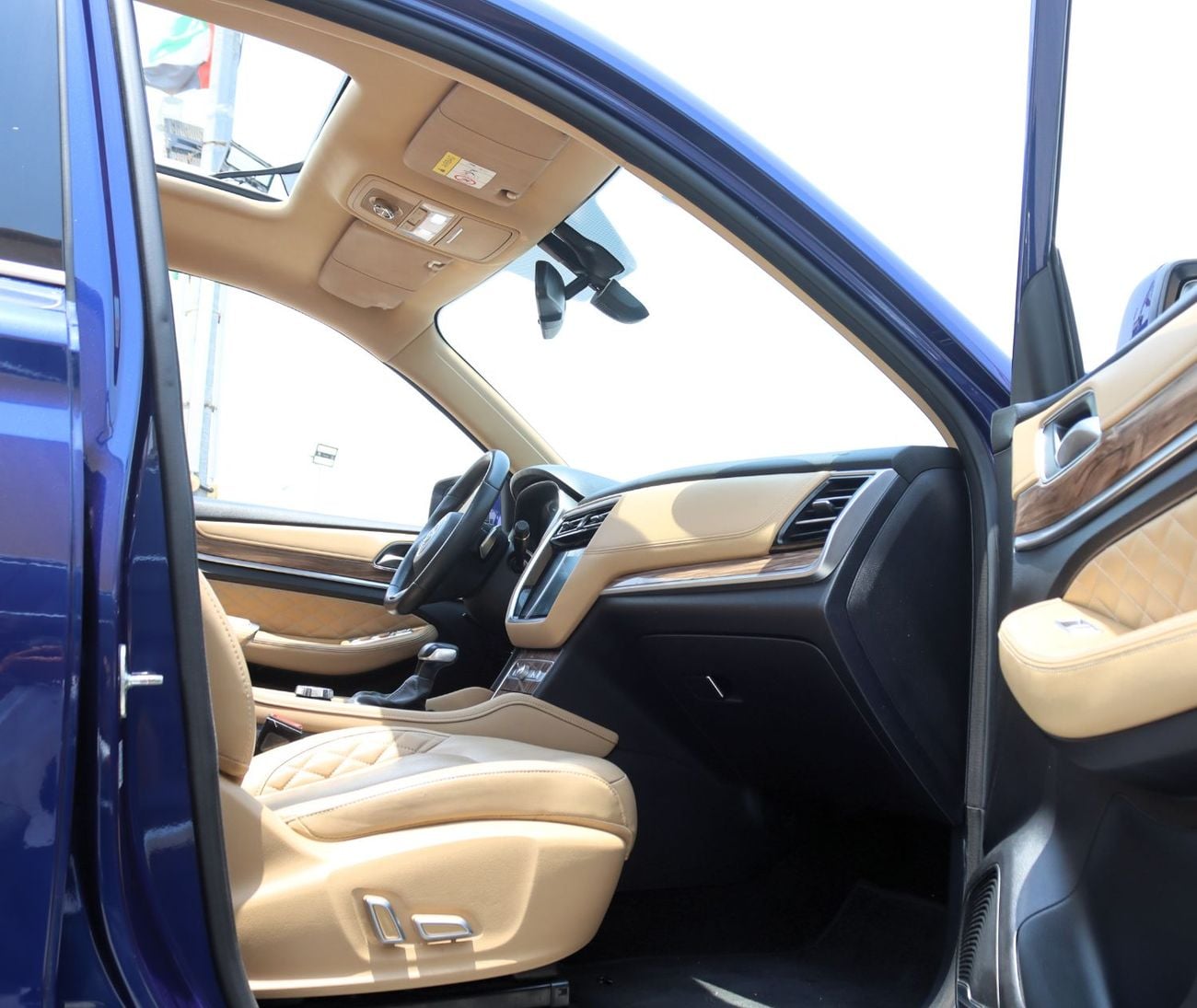 أم جي RX8 LUXURY