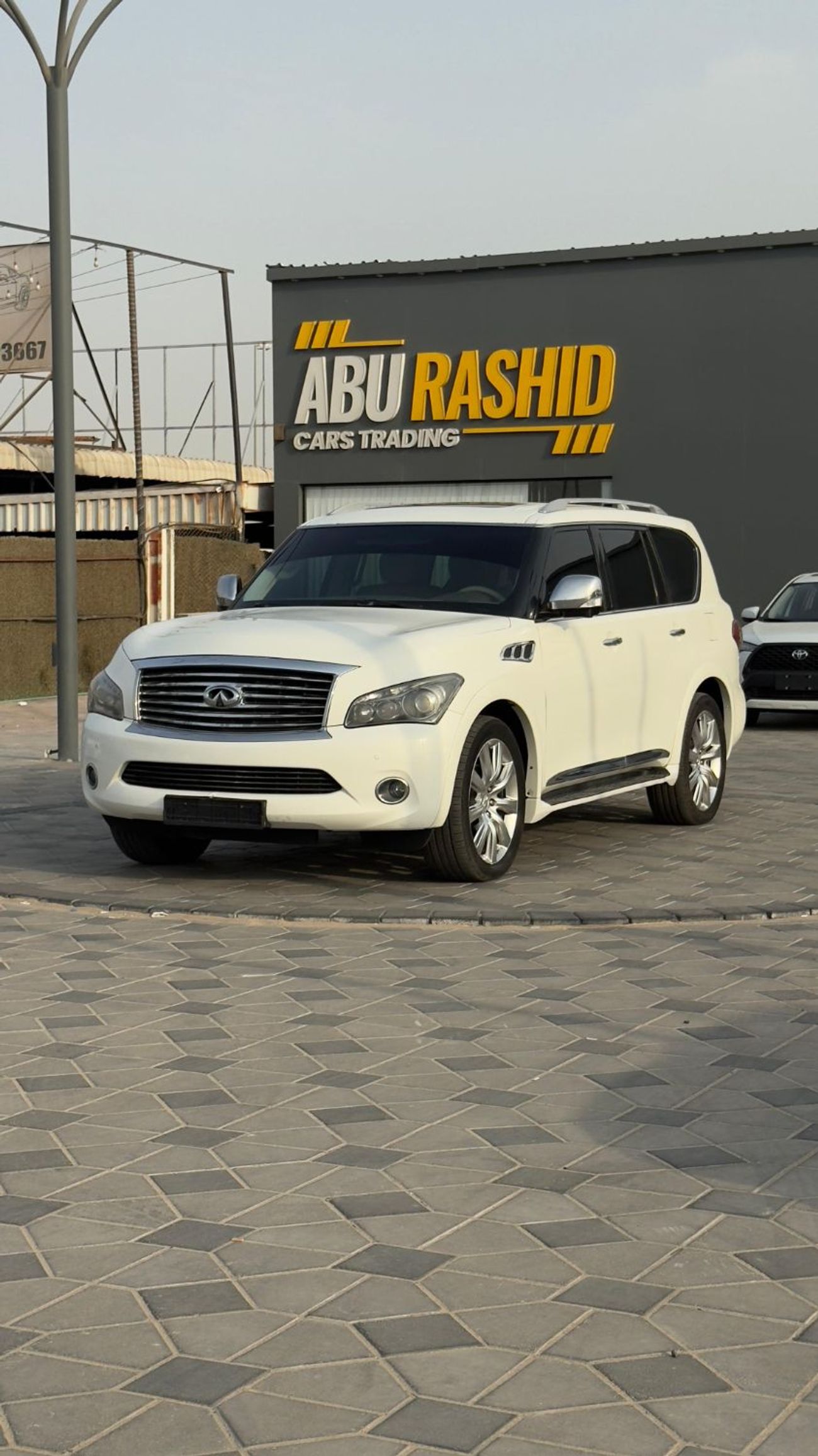 Infiniti QX56 Luxury 5.6L