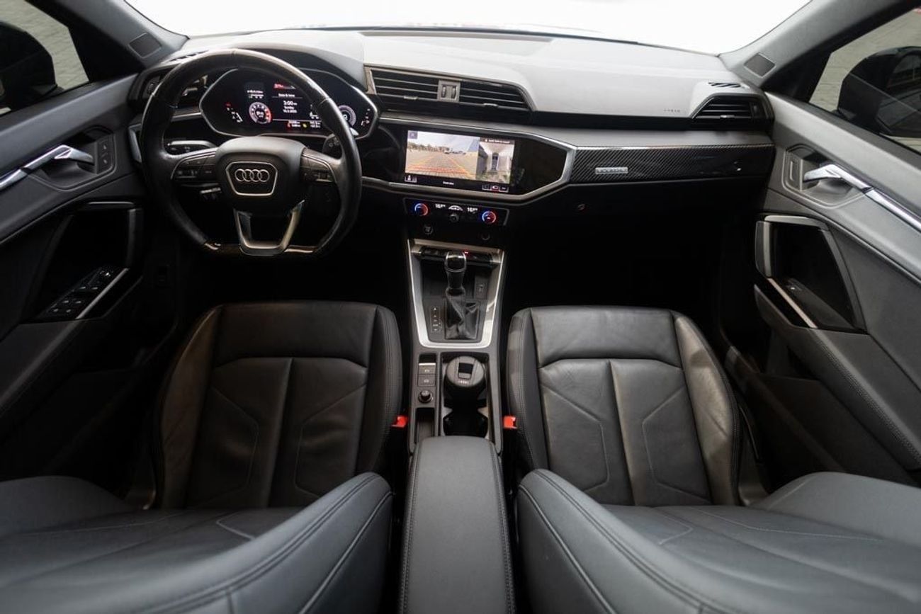 Audi Q3 40 TFSI quattro S Line 2.0L SUV