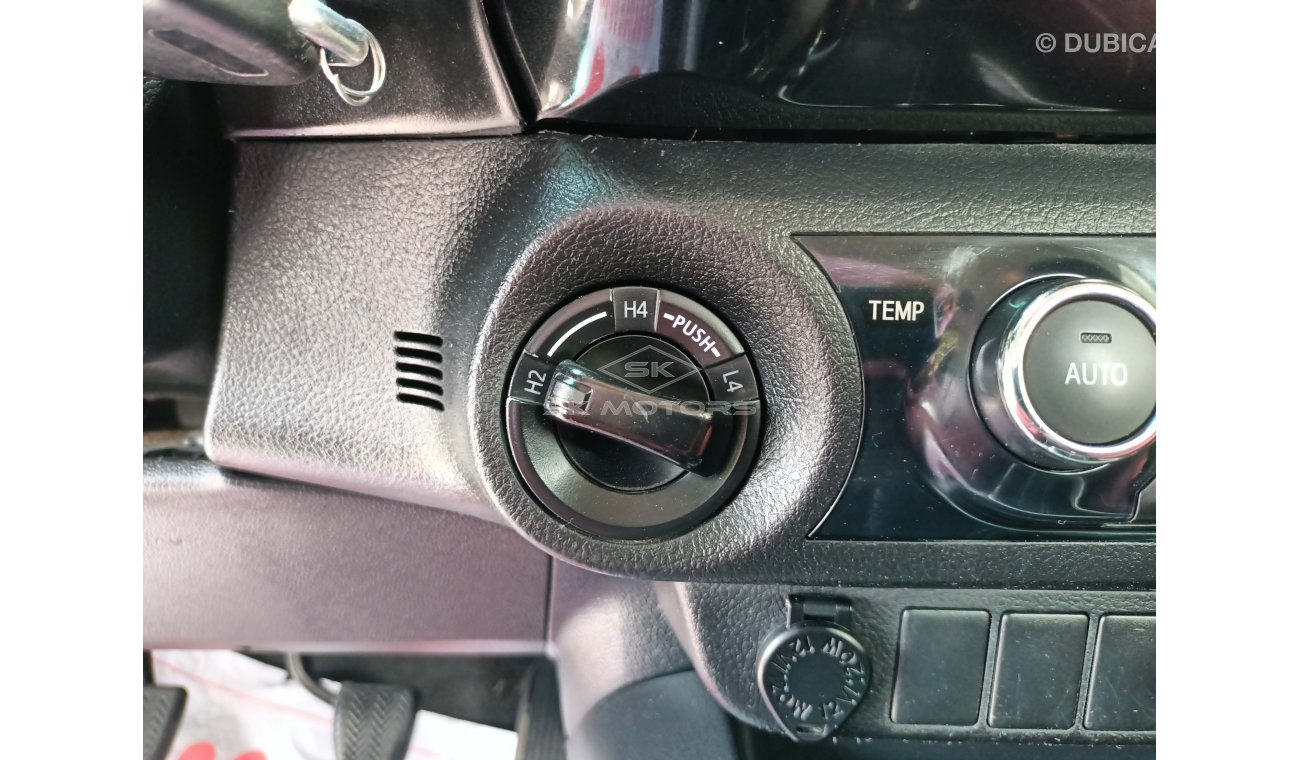 تويوتا هيلوكس 2.7L, Manual Gear, DVD Camera, Rear A/C, 4WD (LOT # 7911)