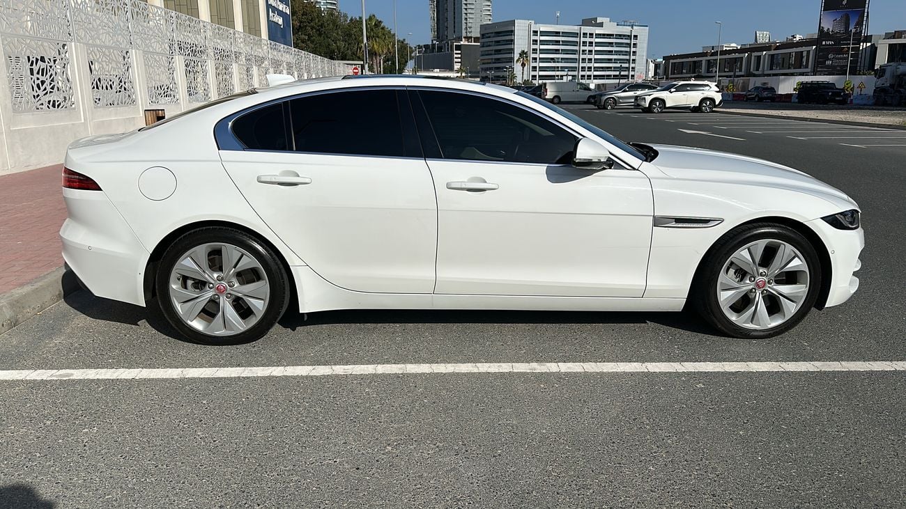 Jaguar XE
