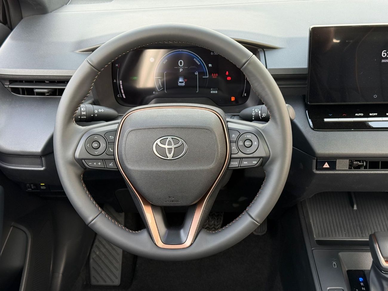 تويوتا كورولا كروس Facelift 2.0L HEV 2025 Model Export Price @ 73,500 AED