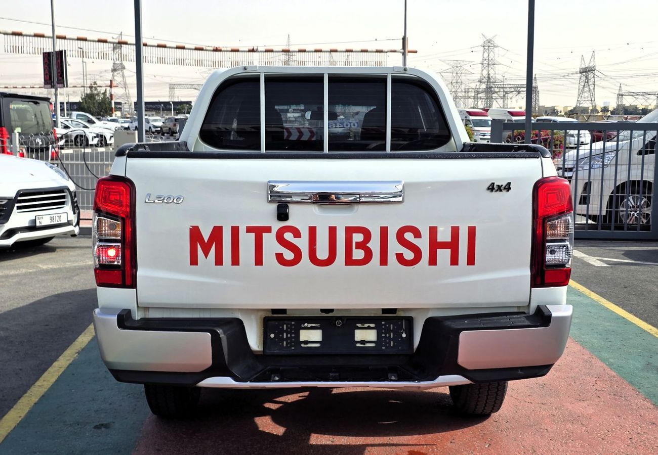 Mitsubishi L200 Used Mitsubishi58 L200 GLX 2.4L Petrol M/T 4*4  GCC White Color  2022 Model