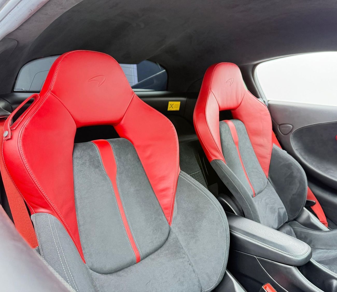 McLaren 570S 2017 Mclaren 570 S, 2025 Mclaren Warranty, Full Mclaren Service History, Very Low Km, GCC