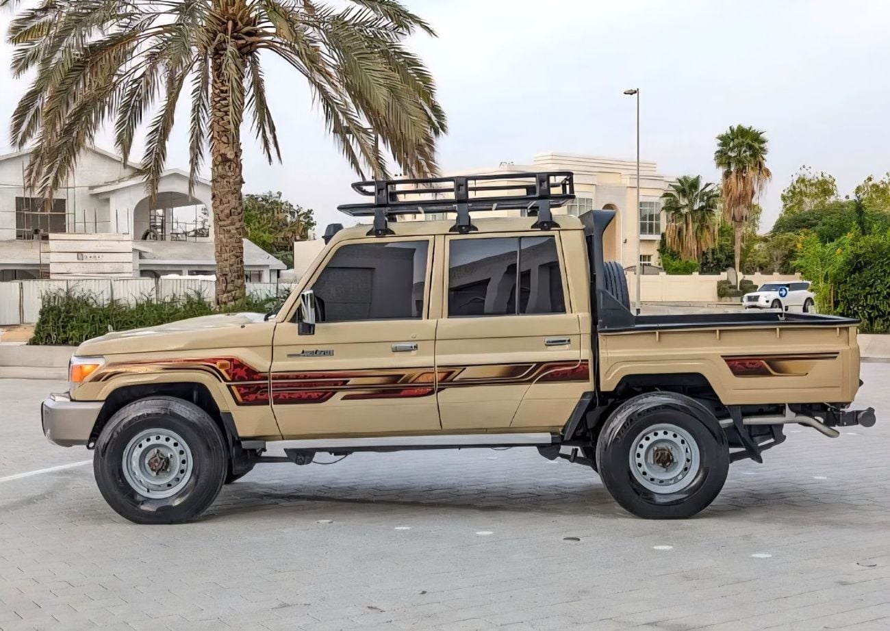 تويوتا لاند كروزر بيك آب LHD Standard Double Cabin 4.5L V8 1VD-FTV Diesel Engine 4WD Manual Gear 5 Seats 4 Doors